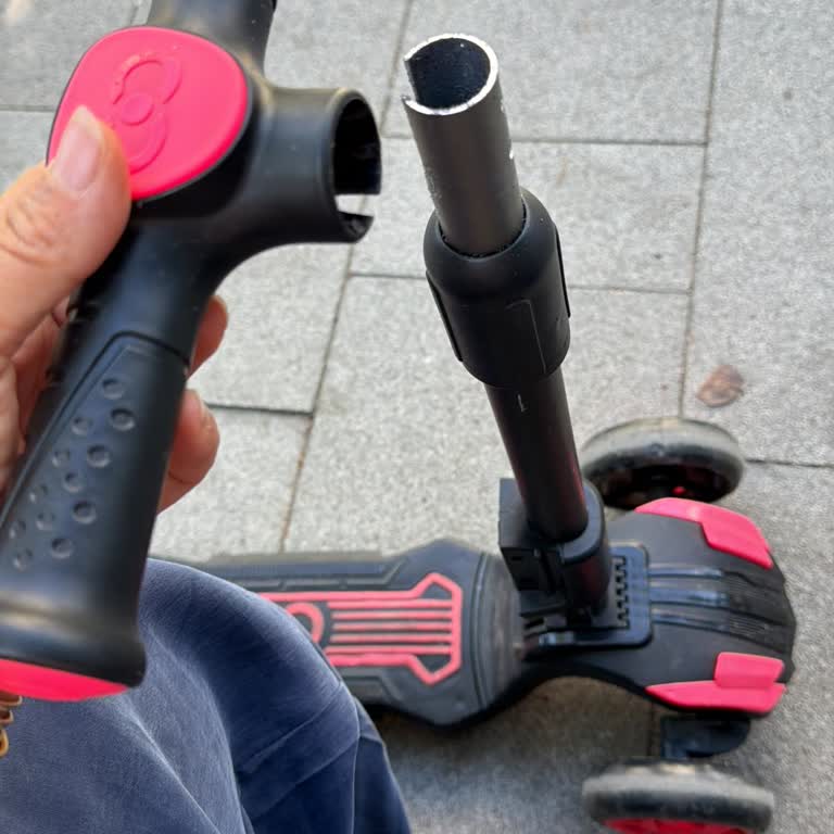 Çocuk Scooter'ında Kırılan Tutma Yeri Güvenlik Endişesi