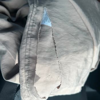 Avva Gömleği Tek Yıkamada Kağıt Gibi Yırtıldı: İade Veya Değişim Talebi