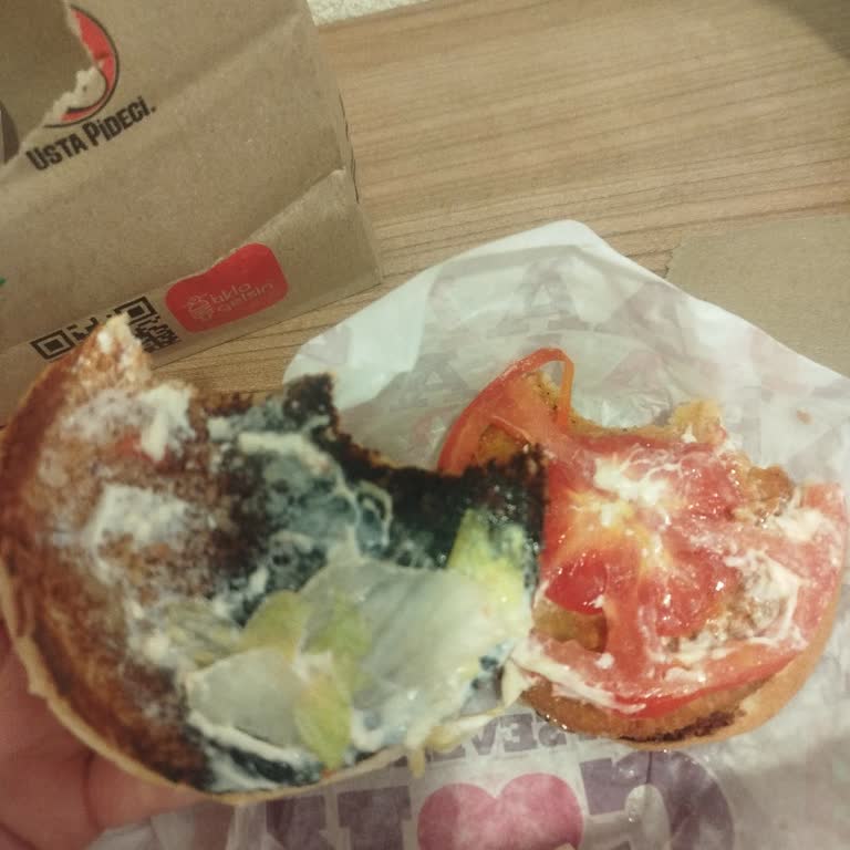 Yanık Ekmek Ve Sert Patatesler Nedeniyle Ücret İadesi Talebi