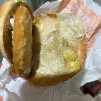 Yanlış Burger, Çürük Sebzeler Ve Eksik Soslar İçin Kısmi İade Talebi