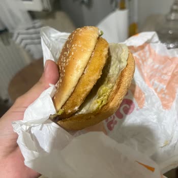 Yanlış Burger, Çürük Sebzeler Ve Eksik Soslar İçin Kısmi İade Talebi