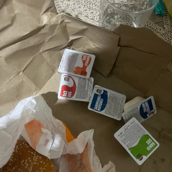Yanlış Burger, Çürük Sebzeler Ve Eksik Soslar İçin Kısmi İade Talebi