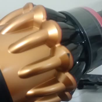 Dyson V16 Piston Submarin Süpürgede Islak Temizleme Sorunu Ve Çizik Teslimatına İade Talebi