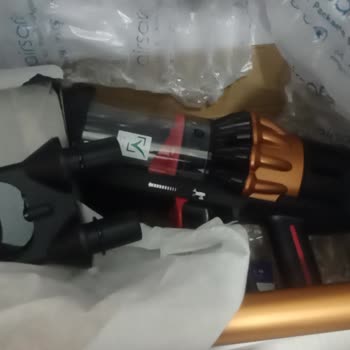 Dyson V16 Piston Submarin Süpürgede Islak Temizleme Sorunu Ve Çizik Teslimatına İade Talebi