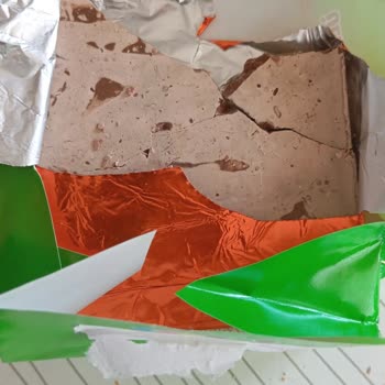 Bozuk Antep Fıstıklı Çikolata İçin İade Ve Açıklama Talebi