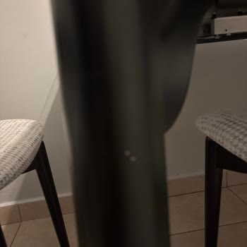 İstikbal Soma Şubesinde Bacak Hasarlı Masanın Tamiri Gecikiyor