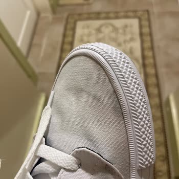 Converse Ayakkabısında Kısa Sürede Lekeler Ve Sararma