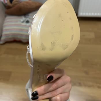 Kullanılmış Ve Yıpranmış Ayakkabı Teslimi, Sıfır Ürün Beklentisi Kırıldı