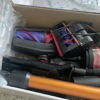 Dyson Servisinden Hasarlı, Kirli Ve Çizik Ürün Döndü