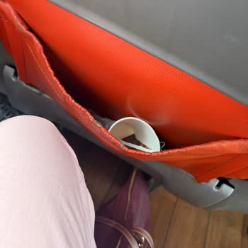 Metro Turizm Seferinde Araç İçinin Kirlenmesi Ve Prizlerin Çalışmaması