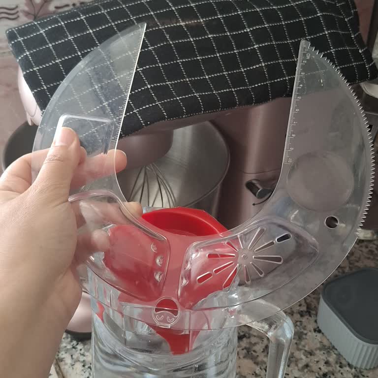 Karaca Multichef Mikserde Sıçrama Önleyici Kapak Eksik Ve Çalışmıyor