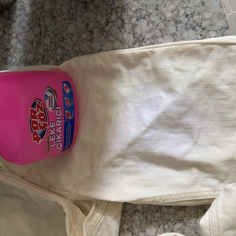 Porçöz Leke Çıkarıcıyla Pantolonun Rengi Geri Dönülemez Şekilde Açıldı