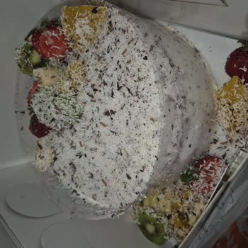 Hasarlı Doğum Günü Pastası Ve Cevapsız Müşteri Desteği