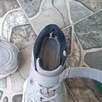 FLO Mağazasından Alınan Çocuk Spor Ayakkabısının Kısa Sürede Açılma Ve Yırtılma Sorunu