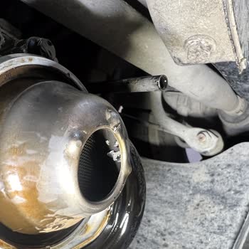 Motor Yağ Lambası Yanıyor, Galeri Ve Otosor'dan Cevap Yok