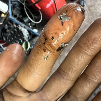 Motor Yağ Lambası Yanıyor, Galeri Ve Otosor'dan Cevap Yok