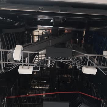 Yeni Grundig Çamaşır Makinesinde Kırık Ve Servis Sorunu