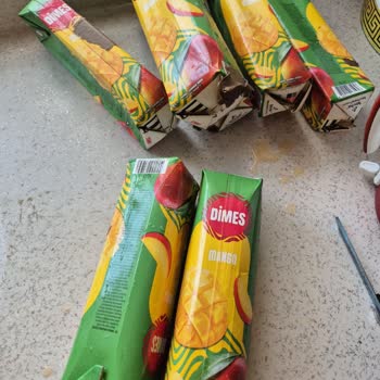 Yurtiçi Kargo'da Meyve Suyu Kargoları Patlak Çıktı