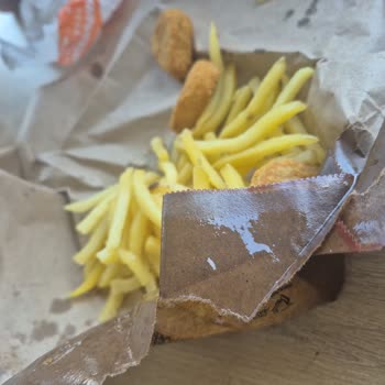 İkili Ücretine Tekli Menü Geldi, Yağ İçinde Paketle Hijyen Sorunu