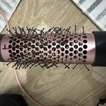 Babyliss Saç Şekillendirici Fırçası Kısa Sürede Koparak Saçı Yakıyor