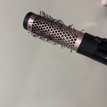 Babyliss Saç Şekillendirici Fırçası Kısa Sürede Koparak Saçı Yakıyor