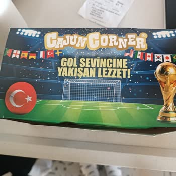 Cajun Corner Silifke Şubesinde Küflü Hamburger Ekmeği Ve Yetkili İlgisizliği