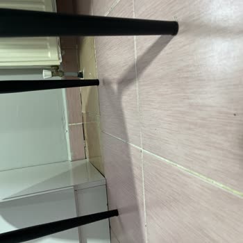 A101'den Alınan Masada Ve Sandalyelerde Ayak Uzunluğu Uyuşmazlığı