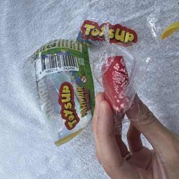 Küflenmiş Oyun Hamuru İçeren Toys Up Parmak Futbolu Hakkında Şikayet