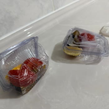 Sipariş Tekmelenmiş Ve Kargo Görevlisinin Öfkesi