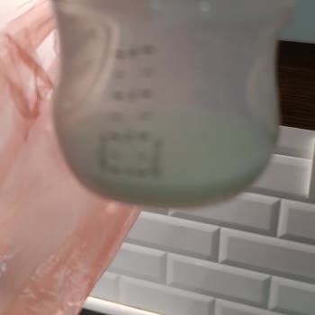 Hipp Bebek Maması Bozulmuş Ve Çocukta Kusma: Ürün Güvenliği Ve Geri Çağırma Talebi