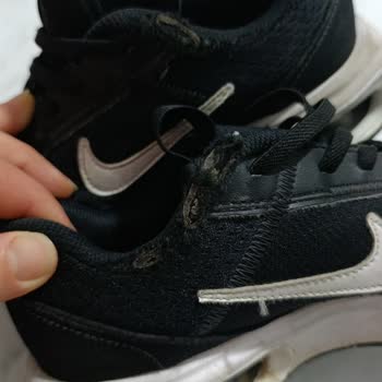 Nike Air Max Çocuk Ayakkabısında Dar Kalıp Ve Kısa Sürede Yırtık Sorunu