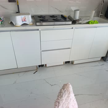 Mutfak Dolapları Yanlış Ölçüde Ve Kullanılmış Geldi, Çizik Ve Deforme