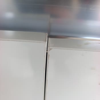 Mutfak Dolapları Yanlış Ölçüde Ve Kullanılmış Geldi, Çizik Ve Deforme