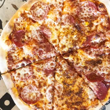 Kocaeli Başiskele Domino’s Şubesinde Bol Malzemos Pizzada Malzeme Eksikliği