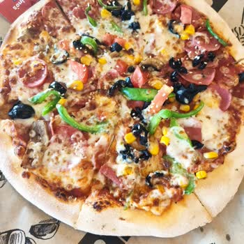 Kocaeli Başiskele Domino’s Şubesinde Bol Malzemos Pizzada Malzeme Eksikliği