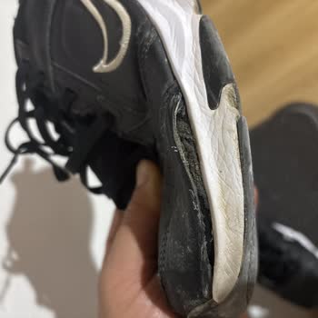 Nike Ayakkabımın Taban Deride Açılma Sorunu Garanti Reddiyle Mağdur Oldu