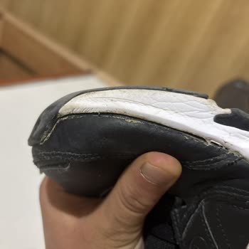 Nike Ayakkabımın Taban Deride Açılma Sorunu Garanti Reddiyle Mağdur Oldu