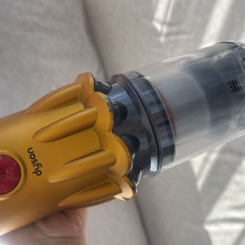 Dyson V12'de Garanti Kapsamı Dışı Kırık Boru Ve Yanlış Parça