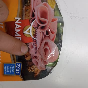Namet Açbitir Salamının Renk Bozukluğu Ve Tüketici Güveni Sarsıldı