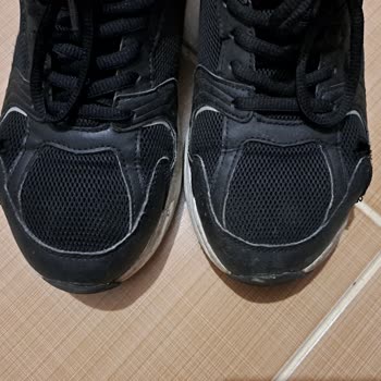 Kısa Sürede Yırtılan Sneaker Ayakkabıda Red Kararı Yeniden Gözden Geçirilsin