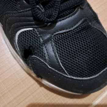 Kısa Sürede Yırtılan Sneaker Ayakkabıda Red Kararı Yeniden Gözden Geçirilsin
