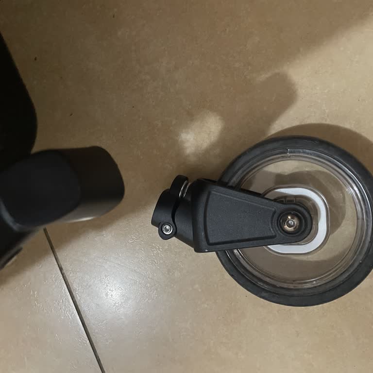 Tekerleği Çıkan Bebek Arabası Ve 21 Gün Beklemeye Karşı Anında Değişim Talebi