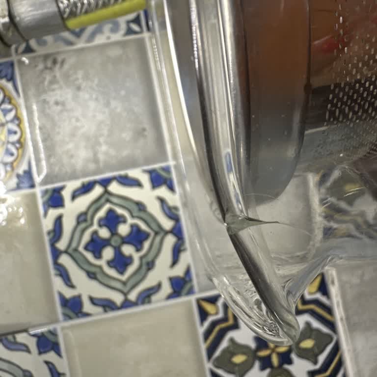 Dayanıklı Cam Demliğin Bir Yılda Çatlaması Ve Garanti Talebi