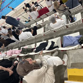 Tribünlerde Eşya Bırakma Sorunu Oturma Alanını Kısıtlıyor