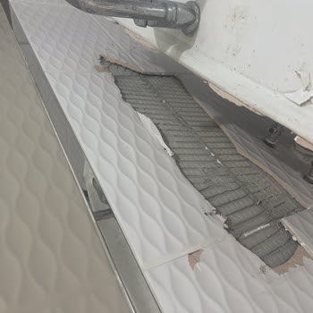 Koçtaş Montaj Hatası Duvar Ve Fayansları Kırdı, Hızlı Onarım Talebi
