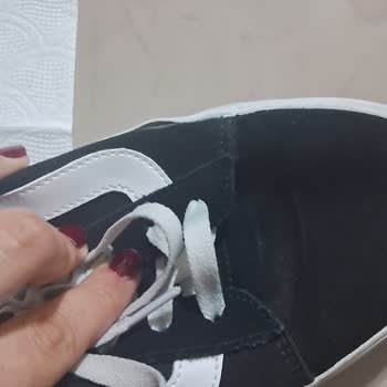 Vans Ayakkabım 1 Ayda Açıldı, Mağaza Değişim İsteğimi Reddetti