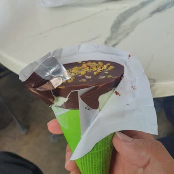 Külah Koruma Bandının Çikolata Katmanına Sıkışması Sağlık Riskine Yol Açıyor