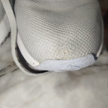 FLO Mağazasında Reebok Ayakkabısının Üretim Hatası Nedeniyle İade Talebi Reddedildi
