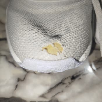 FLO Mağazasında Reebok Ayakkabısının Üretim Hatası Nedeniyle İade Talebi Reddedildi