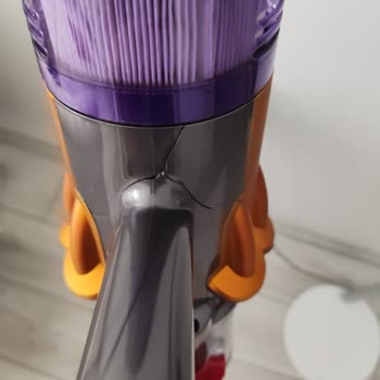 Dyson V12 Süpürgemin Gövde Çatlaması Garanti Kapsamı Dışında Bırakıldı Ve Yüksek Ücret Talep Edildi